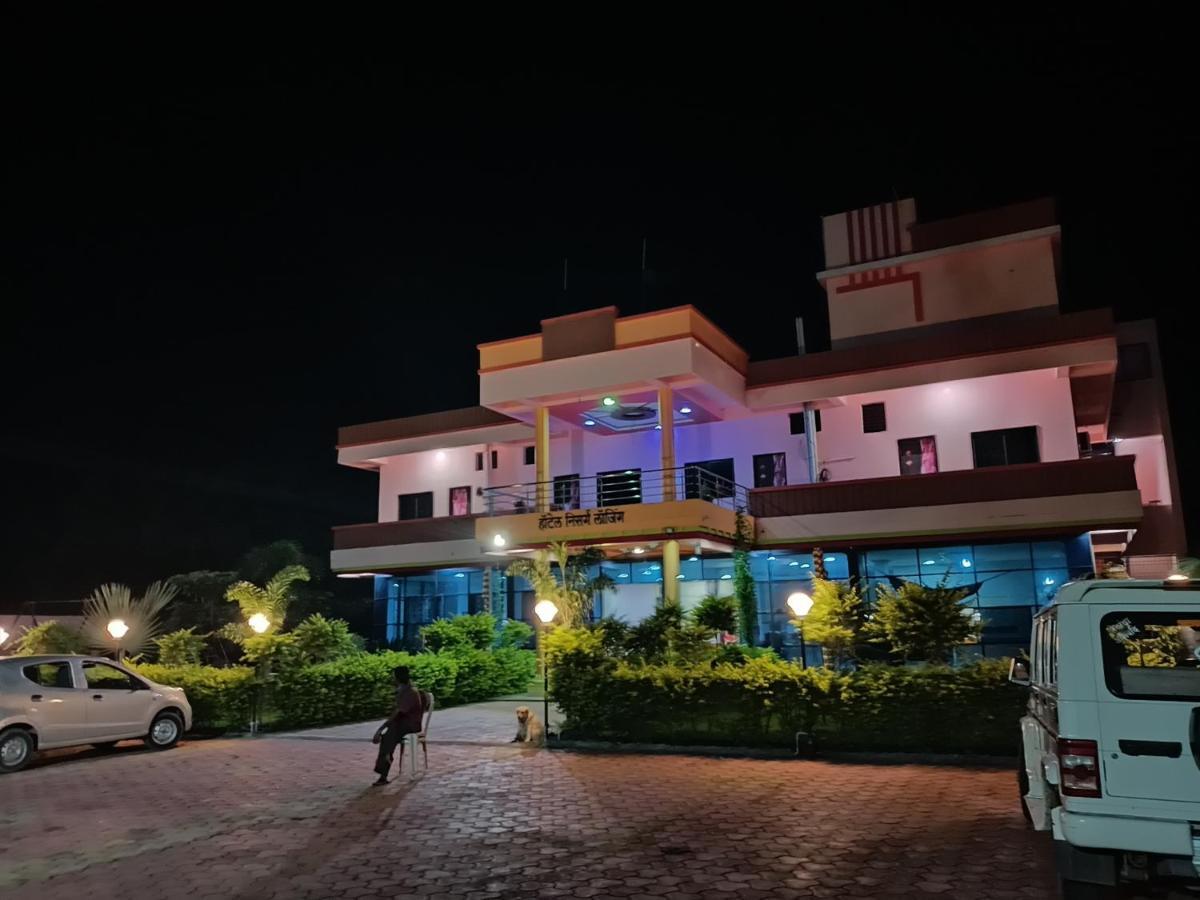 Hotel Nisarg Lodging And Restaurant Аурангабад Екстер'єр фото